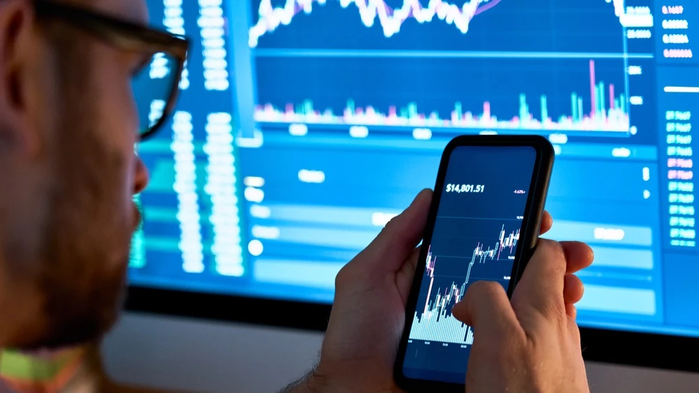 Инсайдеры усилили покупки на фоне падения рынка / Фото: Ground Picture / Shutterstock.com