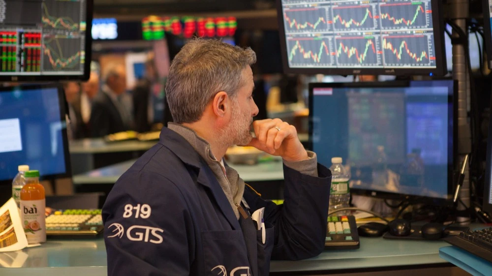 Nasdaq Composite рос на 2%, однако быстро растерял набранное и ушел в минус на 0,7% / Фото: Shutterstock.com/orhan akkurt