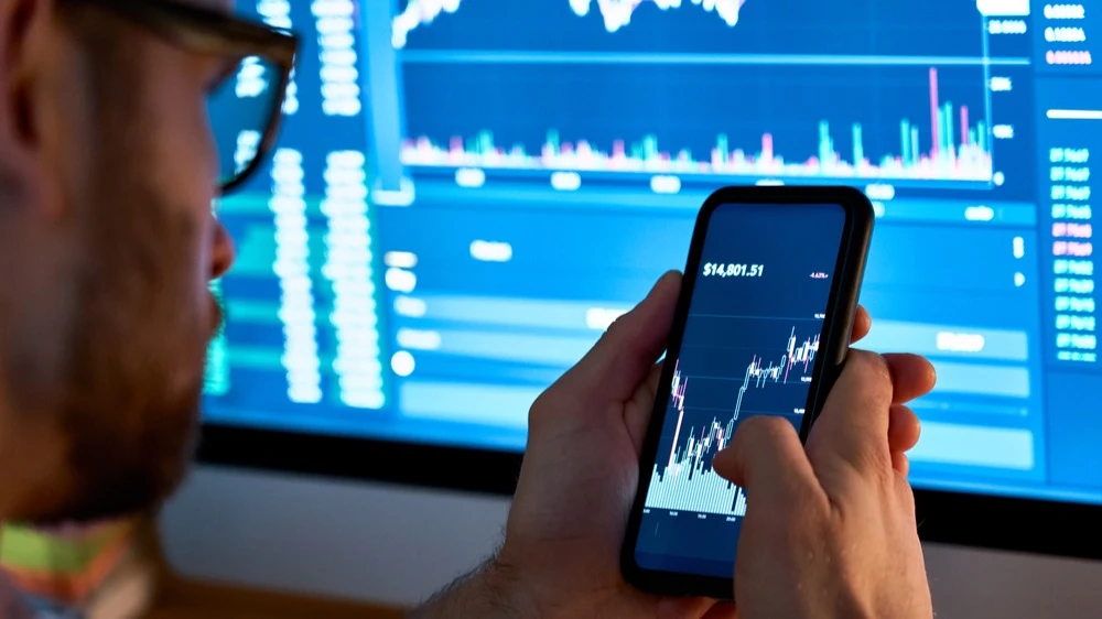 Инвесторы недооценивают риски, скупая акции бигтехов на страхе упустить ралли / Фото: Ground Picture/Shutterstock.com