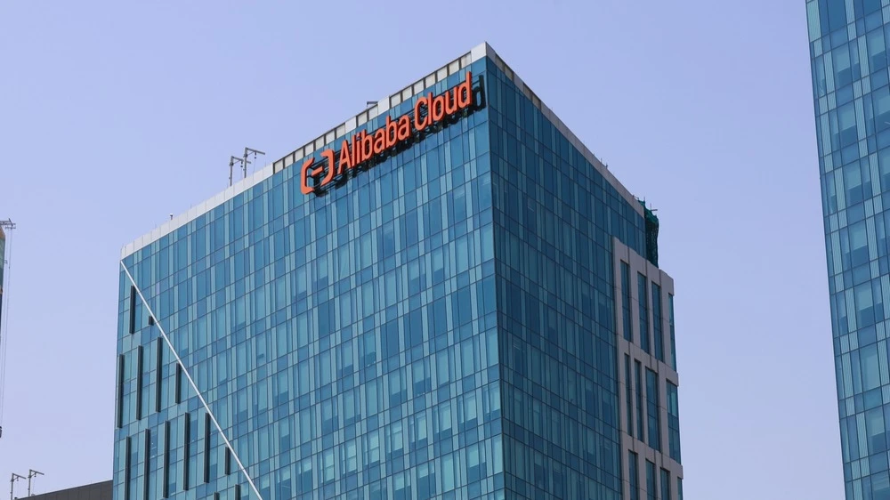 ИИ-бизнес Alibaba, ранее сфокусированный главным образом на корпоративных клиентах, в последнее время усилил экспансию в B2C-сегмент  / Фото: Shutterstock.com