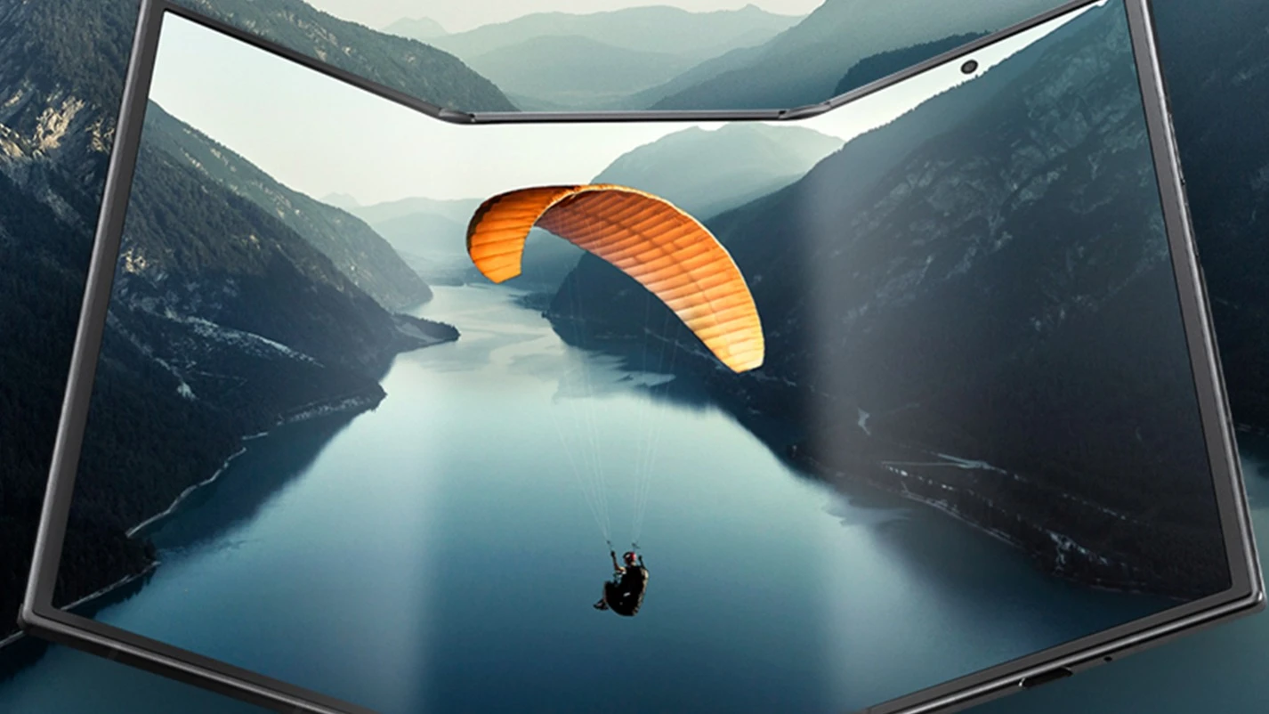 Samsung Electronics представила свой первый смартфон, который складывается втрое — Galaxy Z TriFold / Фото: Samsung