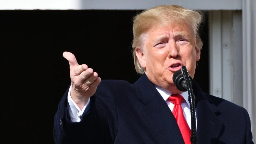 Президент США Дональд Трамп поддержал экспорт более современных ИИ-чипов в Китай / Фото: Evan El-Amin / Shutterstock.com