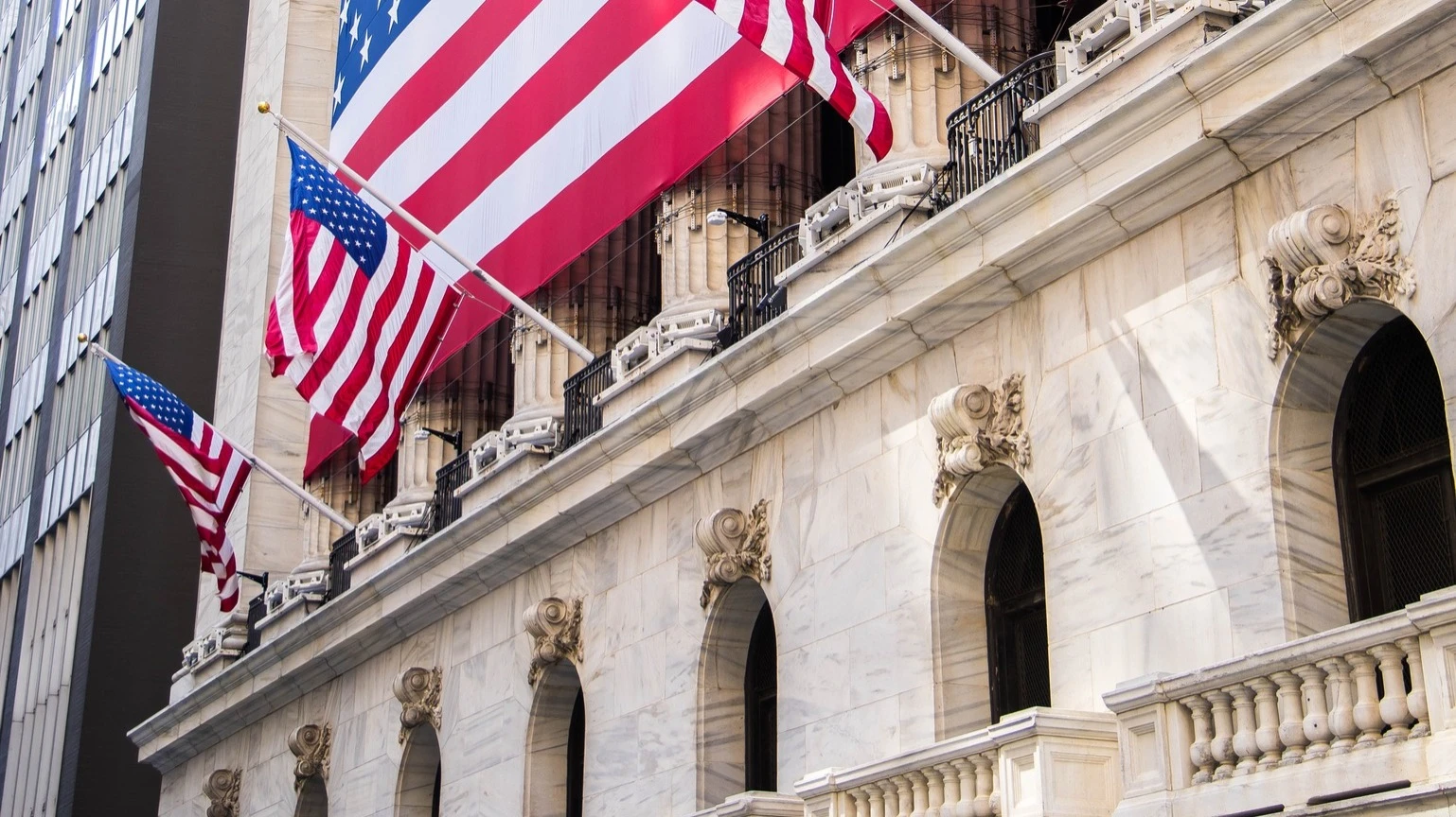 Индекс Russell 2000 приблизился к новому рекорду в ожидании снижения ставки ФРС / Фото: Facebook/NYSE