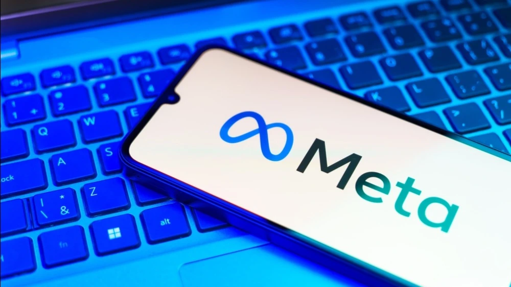 Meta пересматривает подход к развитию ИИ и переходит от open-source к созданию закрытой модели Avocado, выяснил Bloomberg / Фото: Shutterstock / JarTee