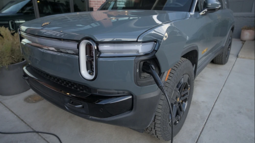 Rivian планирует перейти с ИИ-чипов Nvidia на собственные / Фото: PJ McDonnell / Shutterstock.com