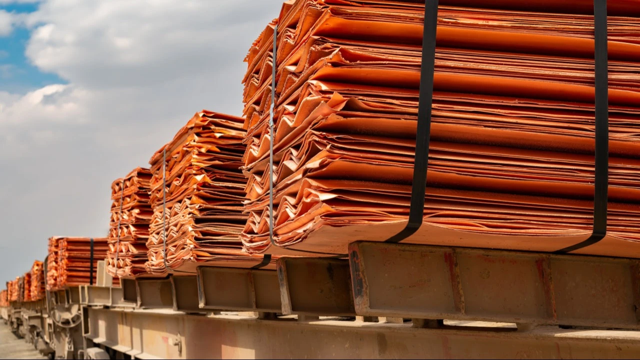 Медь может подорожать до $15 000 за тонну уже к середине 2026 года, считает Citi / Фото: Jose Luis Stephens / Shutterstock.com