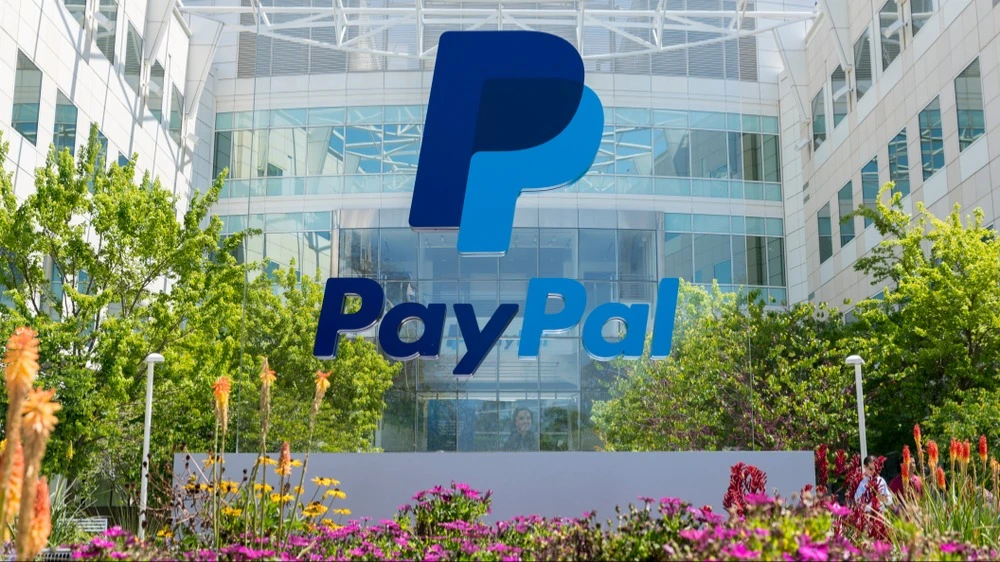 PayPal присоединилась к волне финтехов и криптоплатформ, которые спешат получить банковский статус при Трампе / Фото: Shutterstock.com