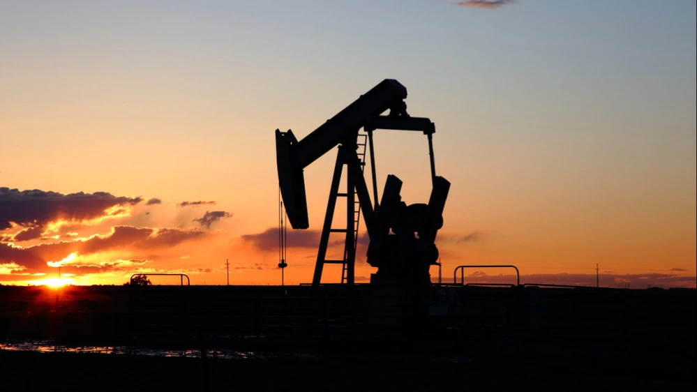 West Texas Intermediate (WTI) подешевела до самого низкого уровня с февраля 2021 года / Фото: JustPixs / Shutterstock.com
