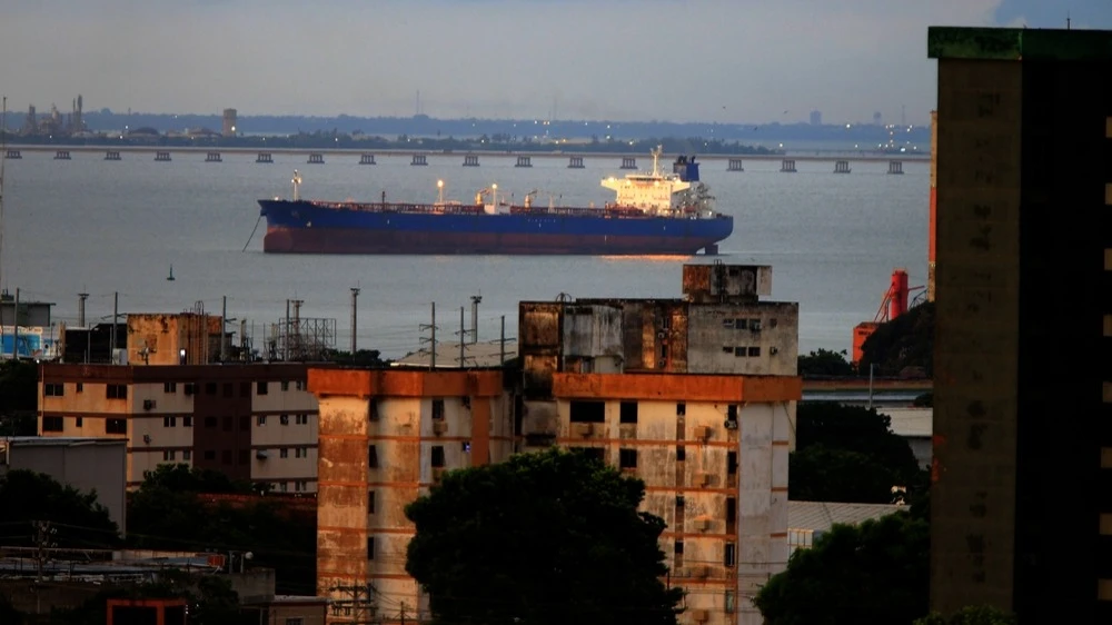 Oil rises after Trump orders blockade of tankers off Venezuelas shores