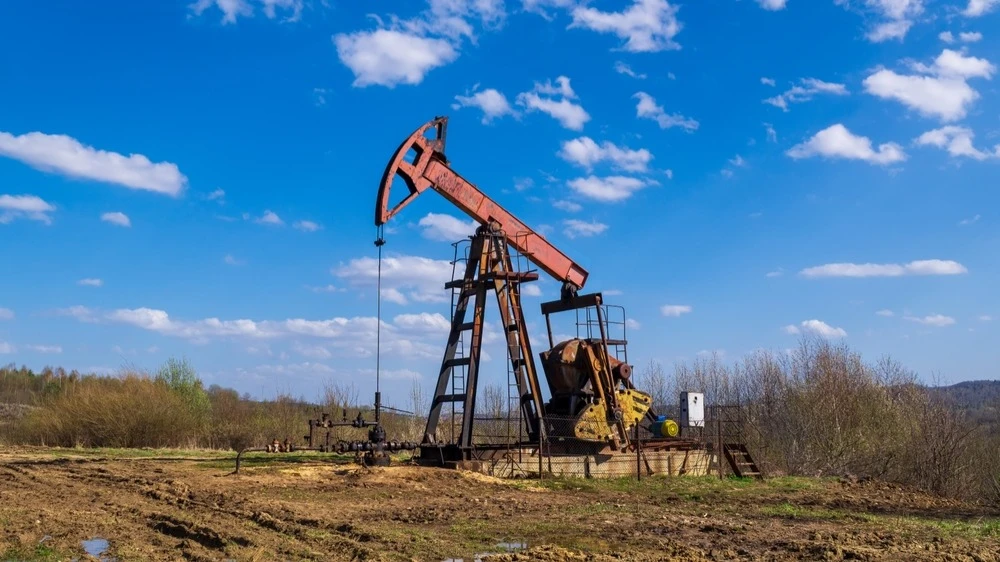 Нефть подорожала после того, как Трамп объявил о морской блокаде танкеров, идущих в Венесуэлу / Фото: Yu.li.ko / Shutterstock.com