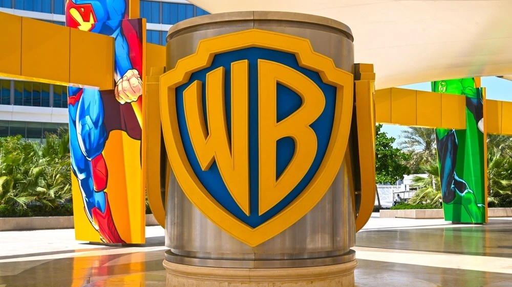 Совет директоров Warner Bros отклонил предложение о покупке со стороны Paramount / Фото: Savvapanf Photo / Shutterstock.com