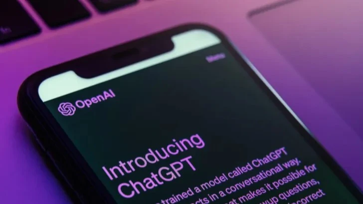 OpenAI может привлечь в ходе нового инвестраунда до $100 млрд, утверждают источники The Information / Фото: Arsenii Palivoda / Shutterstock.com