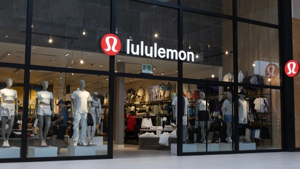 Инвестиционная компания Elliott Management сформировала долю в Lululemon Athletica на сумму более $1 млрд и включилась в процесс поиска для спортивного ретейлера нового гендиректора / Фото: Shutterstock / Jonathan Weiss