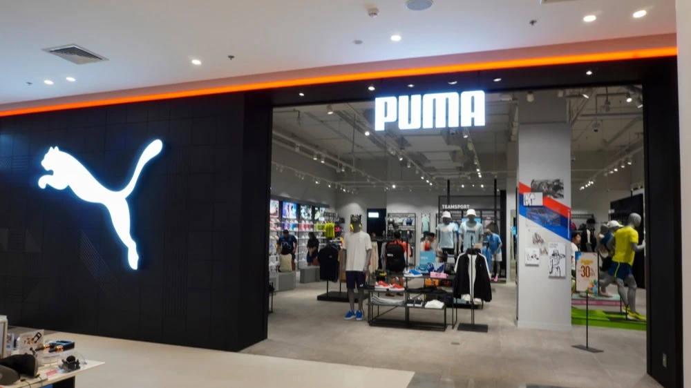 Акции производителей спортивной одежды Puma и Adidas подешевели после предупреждения Nike о падении продаж / Фото: Puma / Shutterstock.com
