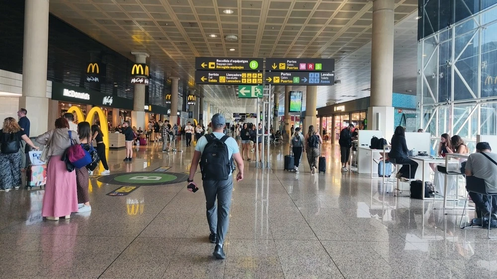 Мировая авиационная отрасль готовится к самому загруженному рождественскому сезону в истории, пишет Financial Times / Фото: Shutterstock / Olena Syvets