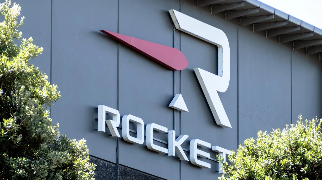 Акции Rocket Lab подскочили до рекорда после нового запуска / Фото: Emagnetic / Shutterstock.com