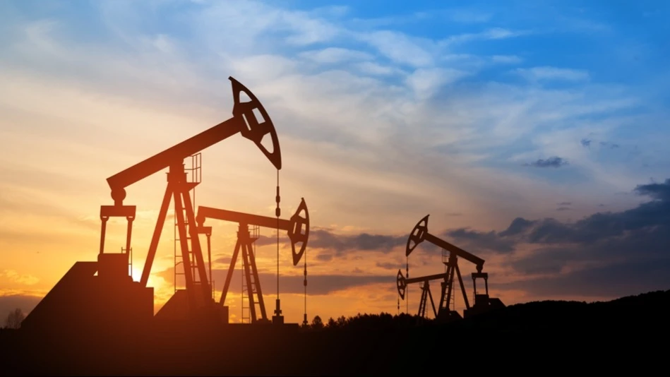 Стоимость нефти выросла в начале недели на фоне дипломатических сигналов вокруг возможного урегулирования конфликта в Украине: инвесторы отреагировали на отсутствие прорыва в переговорах между Дональдом Трампом и Владимиром Зеленским. Фото: Hamara/Shutterstock