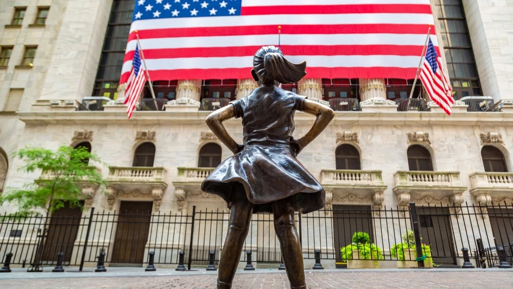 Несмотря на двузначный рост в 2025 году, малые компании вновь уступили широкому рынку / Фото: Shutterstock.com