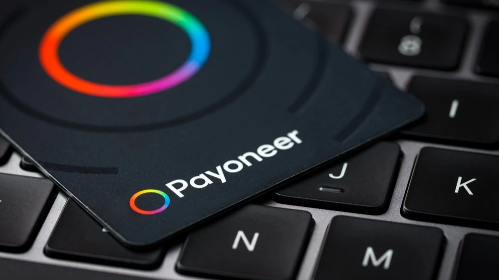 Среди ключевых акций, которые Citigroup выделил в финансовом секторе, — бумаги небольшой платежной компании Payoneer / Фото: Yalcin Sonat / Shutterstock.com