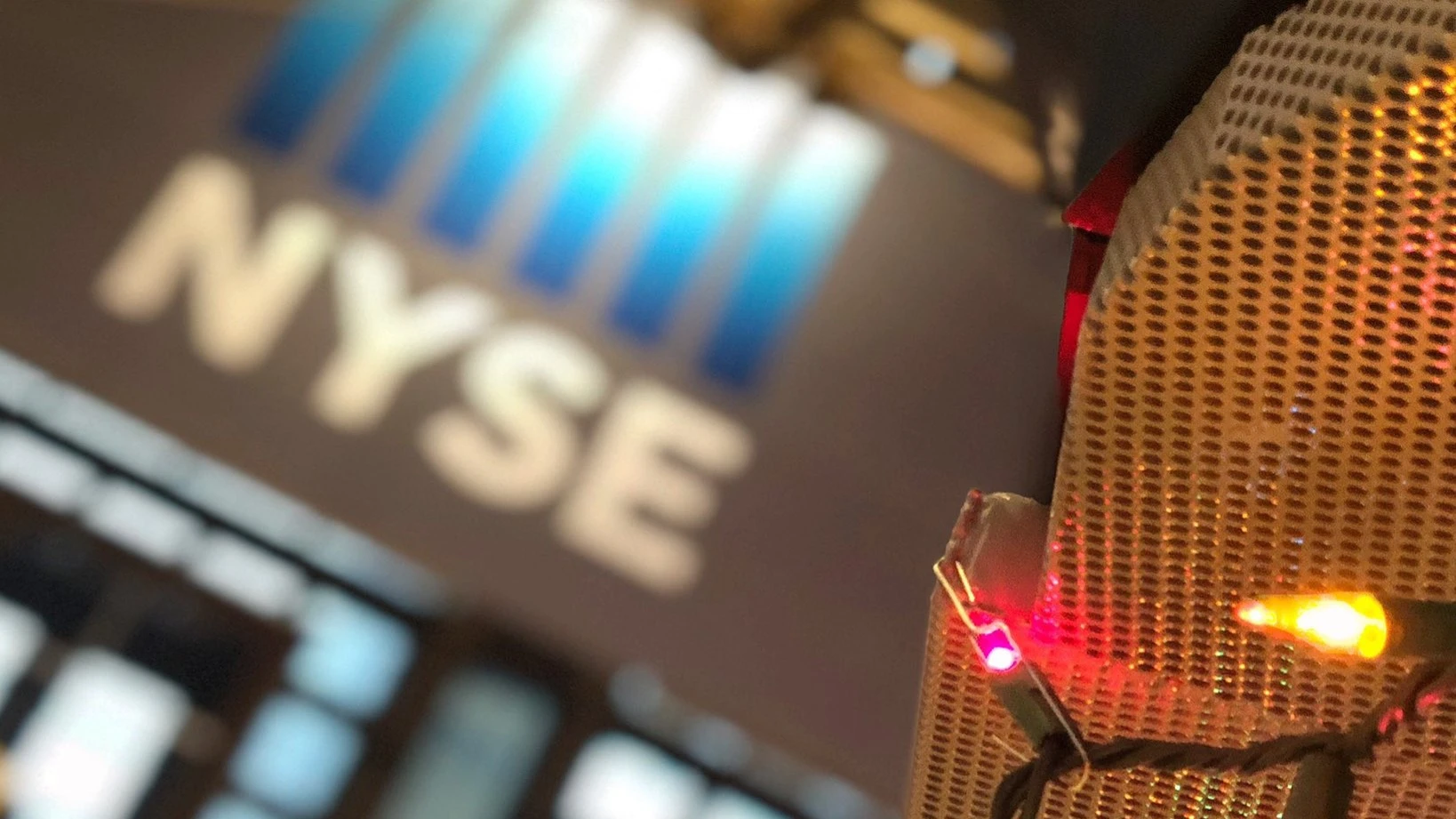 Впервые с 1971 года все три индекса фондового рынка США завершают год четырехдневным падением / Фото: X / NYSE