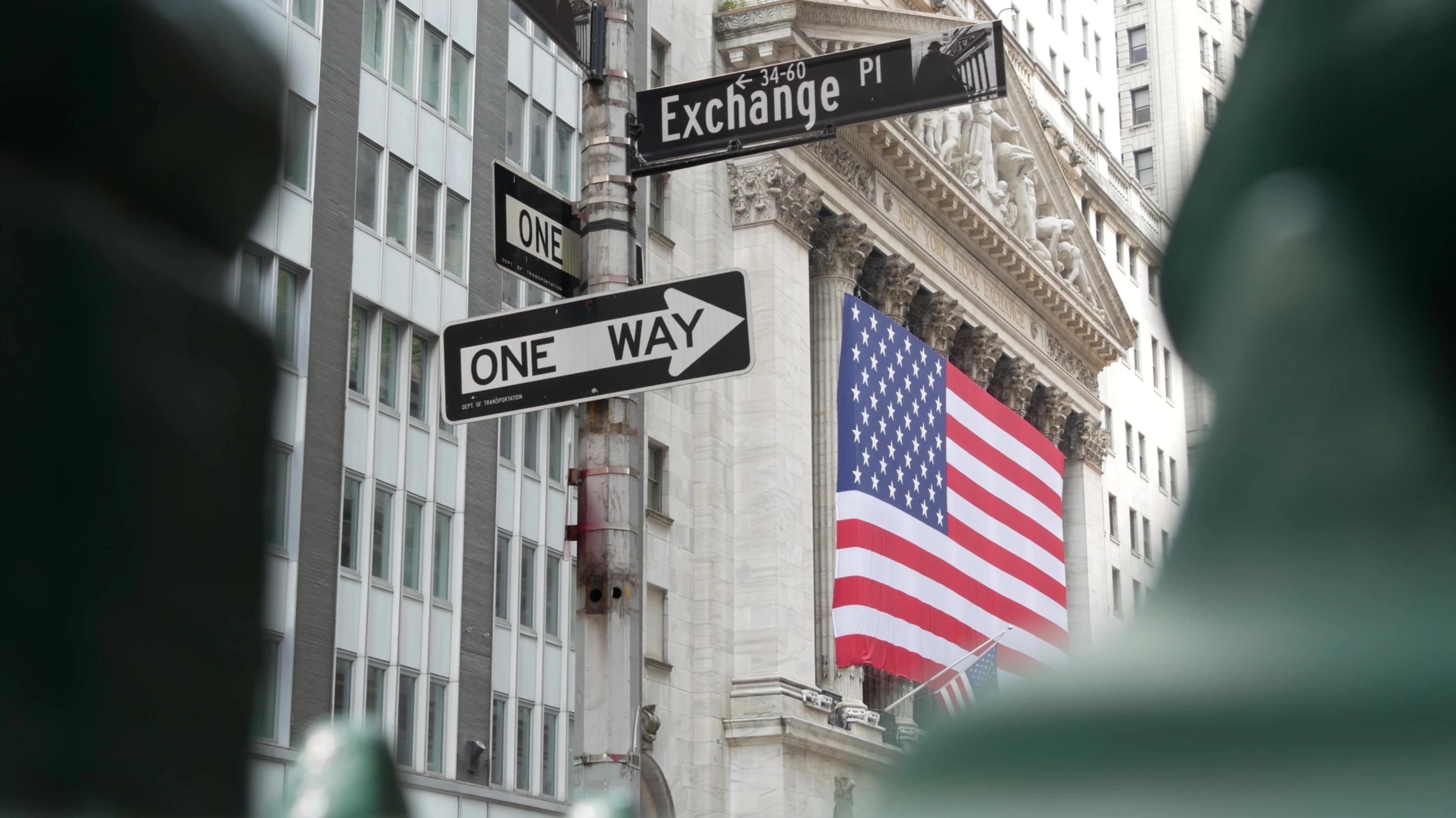 В этом году ведущие центробанки мира могут перейти к повышению ставок. Это один из ключевых рисков для рынка. Фото: Dogora Sun / Shutterstock.com