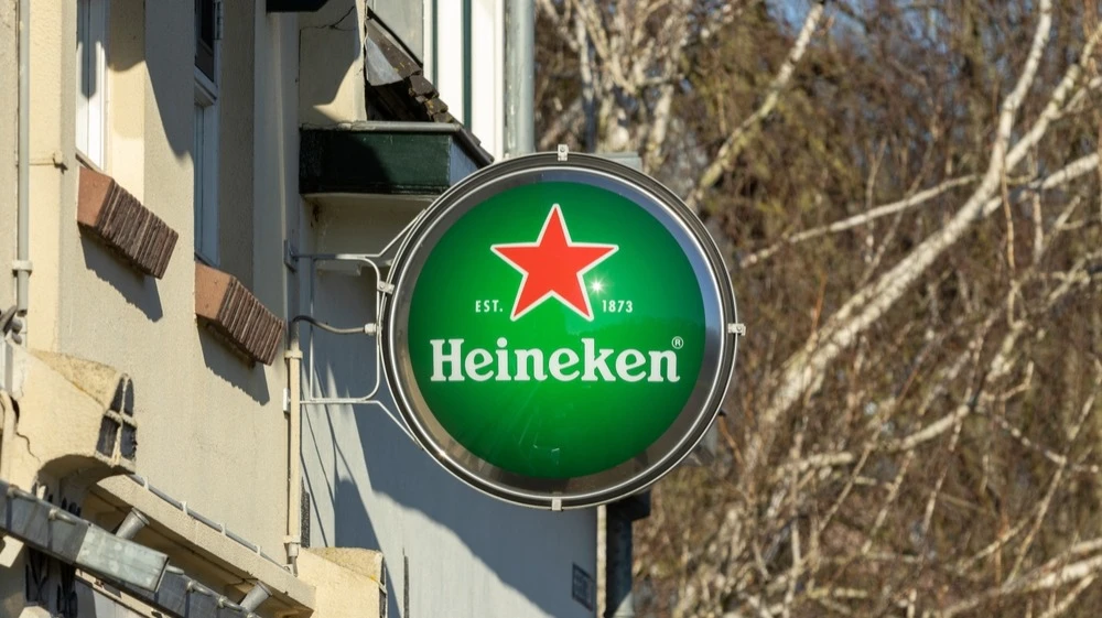 Бумаги Heineken подешевели на новости об отставке гендиректора Дольфа ван ден Бринка / Фото: Shutterstock.com/PixelBiss