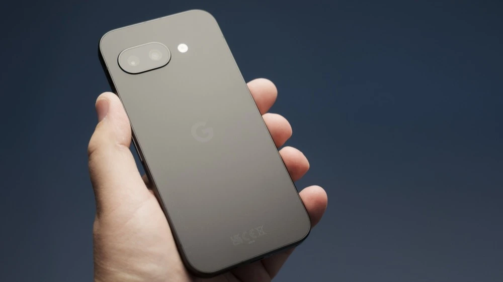 Google уже в этом году планирует начать разработку и производство смартфонов премиального сегмента во Вьетнаме / Фото: Karlis Dambrans / Shutterstock