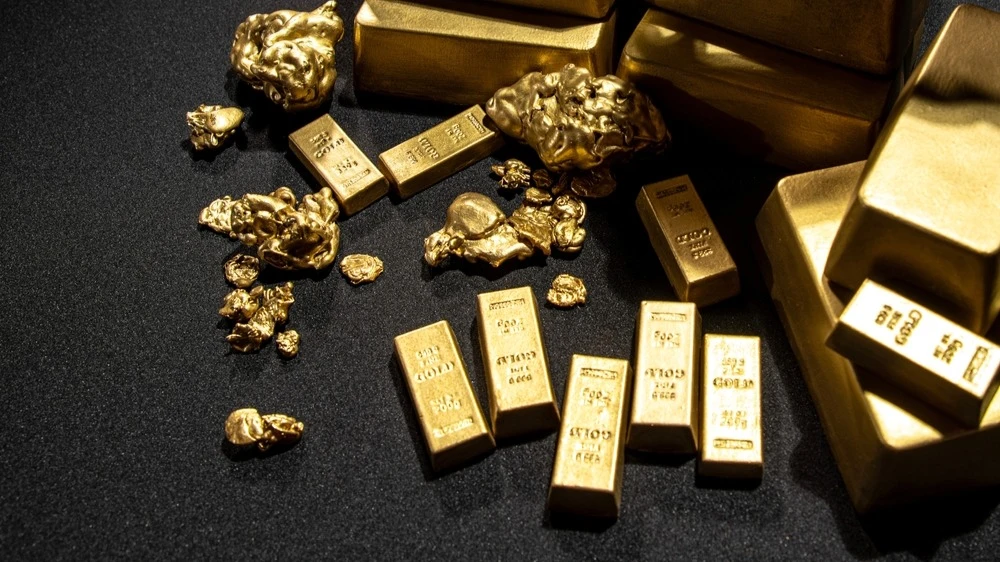 Цены на золото и серебро достигли новых исторических максимумов на фоне давления Трампа на ФРС и геополитики / Фото: TSViPhoto / Shutterstock