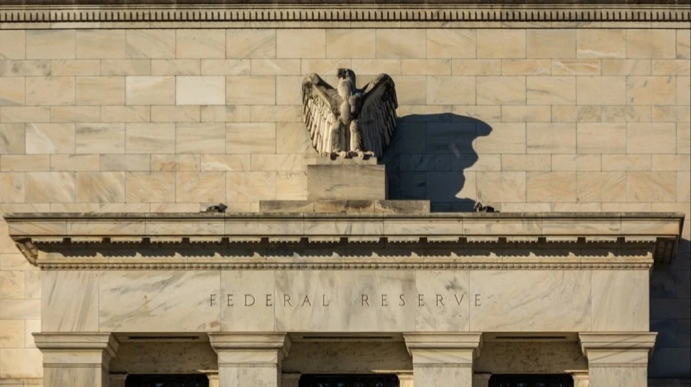 ФРС США вместо снижения ставки начнет повышать ее в 2027 году, прогнозирует JPMorgan Chase / Фото: Shutterstock.com
