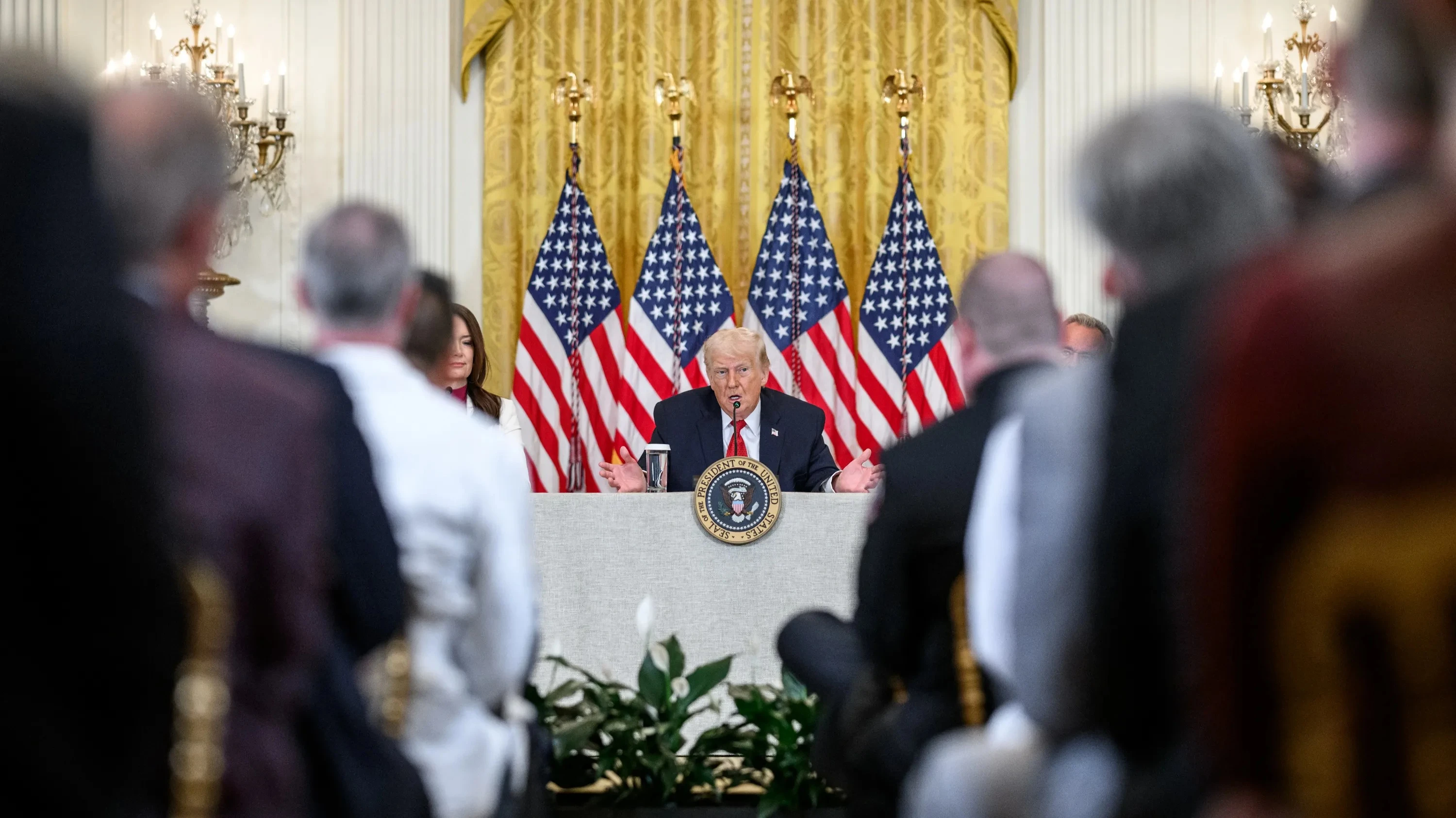 Американскому рынку, который был закрыт накануне в связи с государственным праздником, предстоит отыграть заявление Трампа о намерении ввести пошлину в 10% на товары из восьми стран НАТО / Фото: The White House