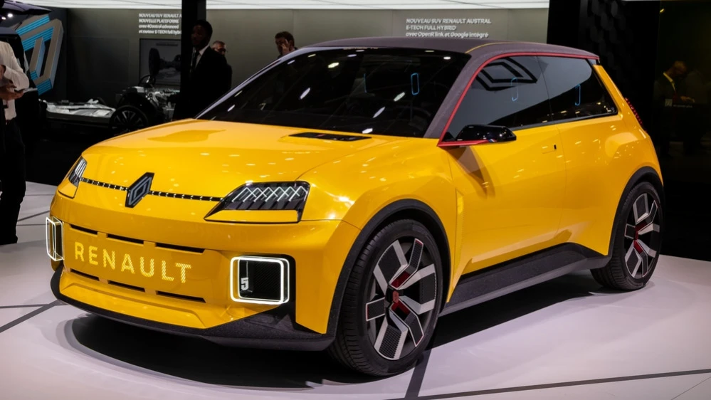 Renault решил реинтегрировать в концерн ранее выделенное подразделение электромобилей Ampere / Фото: VanderWolf Images / Shutterstock.com