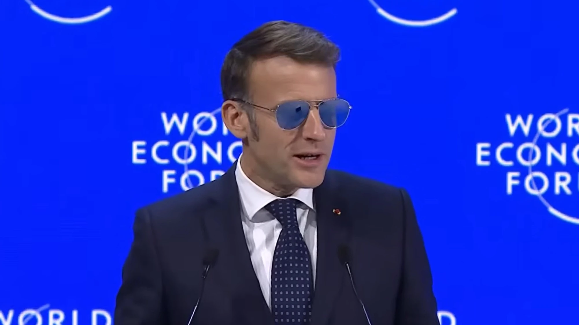 Появление президента Франции Эммануэля Макрона в очках-авиаторах привело к взлету акций их производителя iVision Tech / Фото: скрин Youtube / Elisee