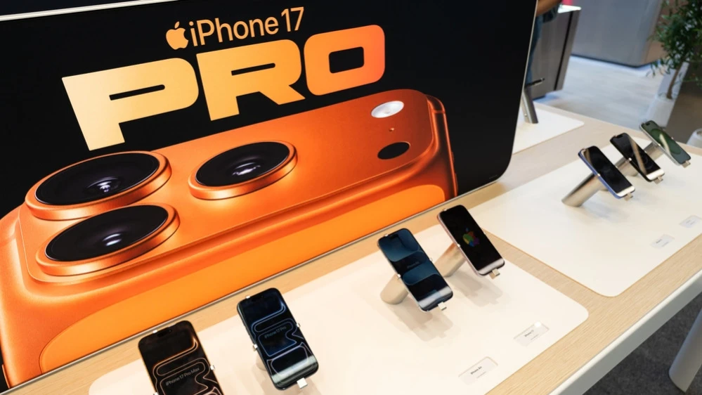 Спрос на новые iPhone в праздничный квартал мог оказаться выше, чем ожидали на Уолл-стрит / Фото: Wongsakorn 2468/ Shutterstock.com