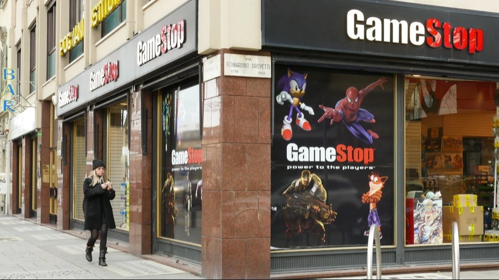 GameStop превращается в «тающую глыбу льда», но серия агрессивных сделок позволит трансформировать стагнирующий бизнес в крупный инвестиционный холдинг, считает Бьюрри / Фото: Shutterstock.com
