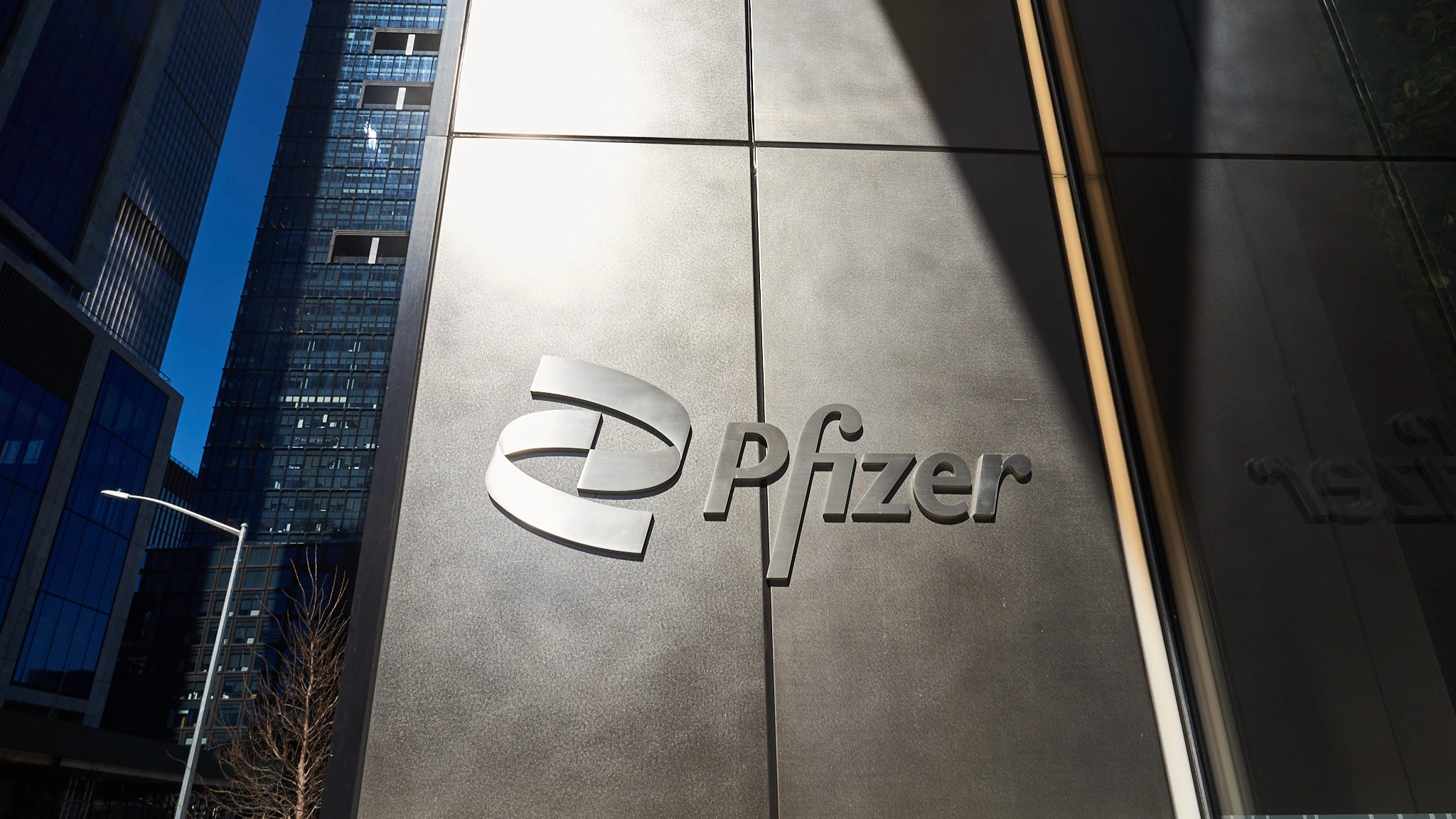 Pfizer опубликовал первые результаты исследований по препарату от ожирения/ Фото: Pfizer.com