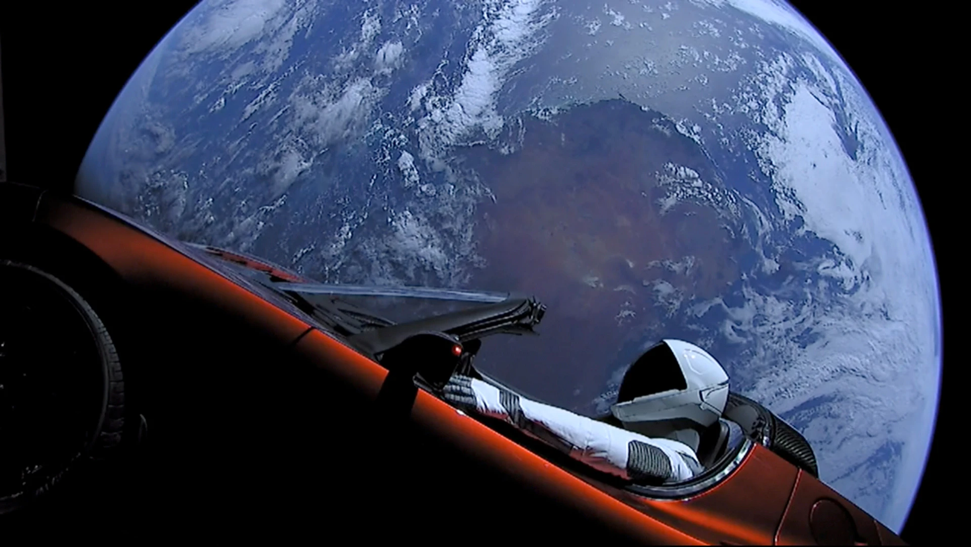 In 2018, SpaceX launched a Tesla Roadster from Earth orbit toward Mars / Photo: Flickr/Official SpaceX Photos