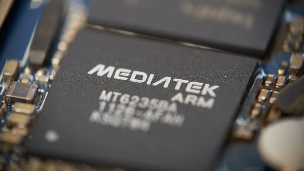 Нагрузка, созданная на цепочки поставок из-за возросшего спроса на ИИ, подтолкнула чипмейкера к «корректировке» цен / Фото: g0d4ather / Shutterstock