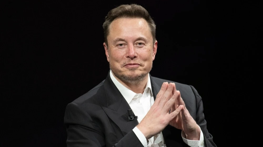 Musk needs to increase his fortune by less than $150 billion to become the first trillionaire in history / Photo: Shutterstock.com/Frederic Legrand - COMEO
