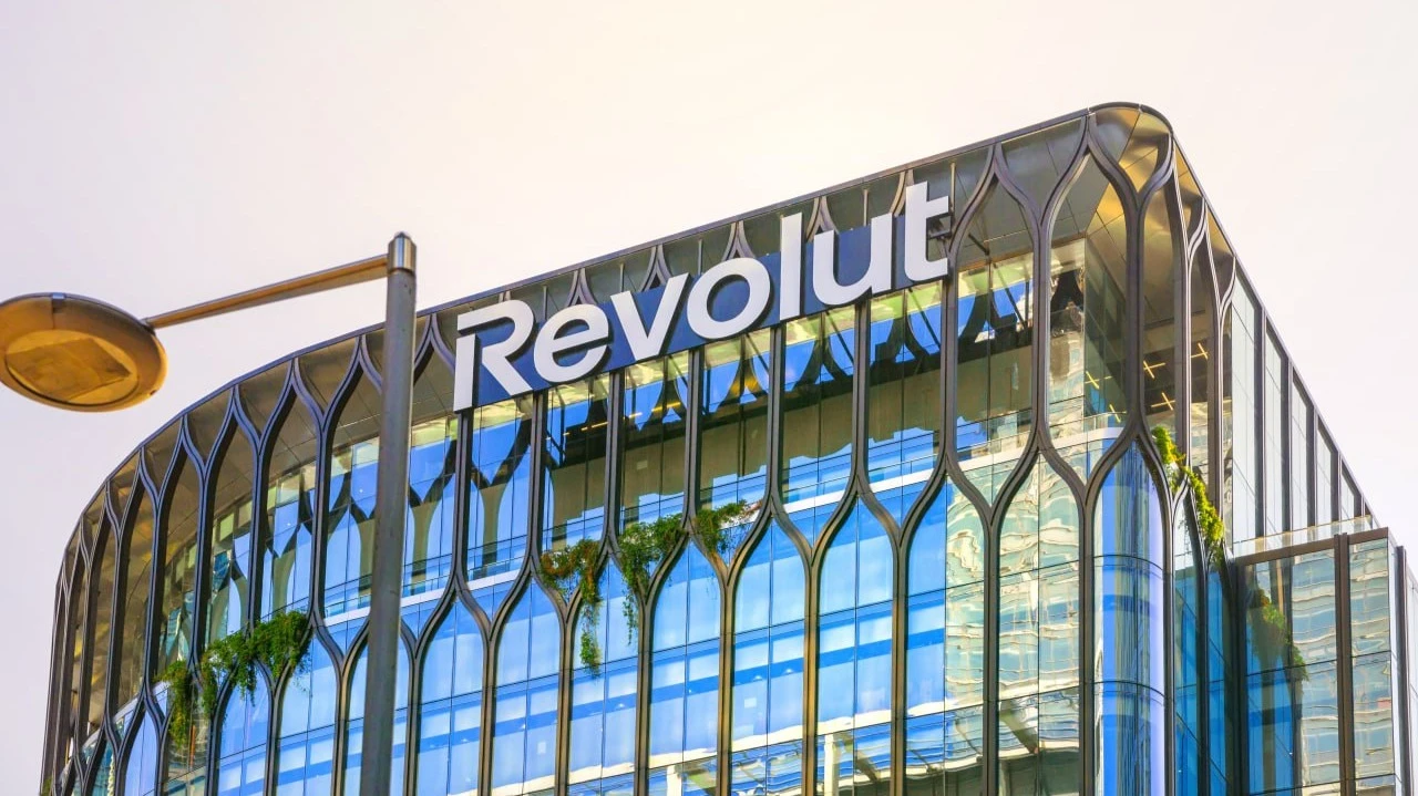 Revolut усиливает внутренню команду для самостоятельной продажи акций/ Фото: shutterstock.com/IR Stone