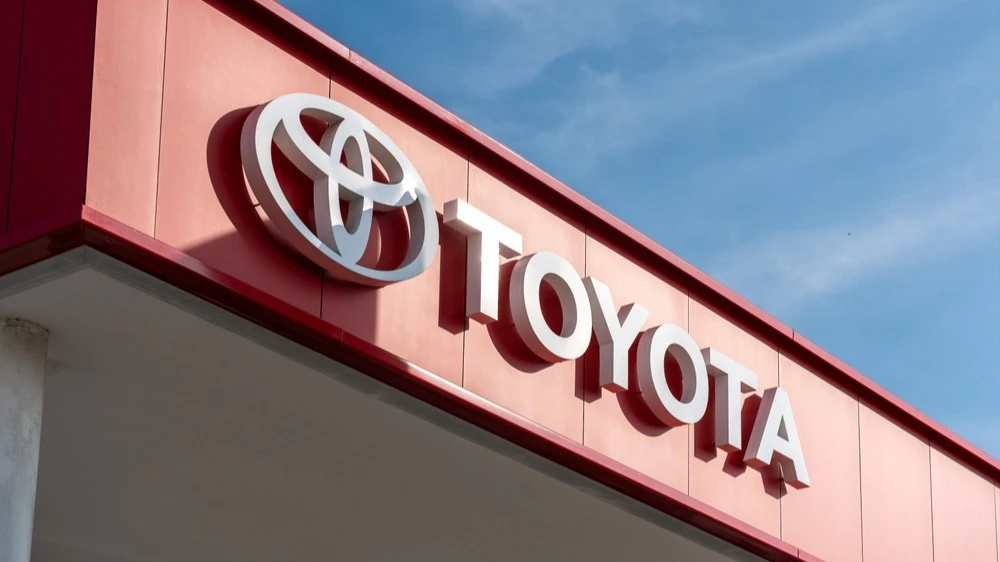Крупнейший в мире автопроизводитель — японский концерн Toyota объявил 6 февраля о смене генерального директора. Фото: JRomero04/Shutterstock