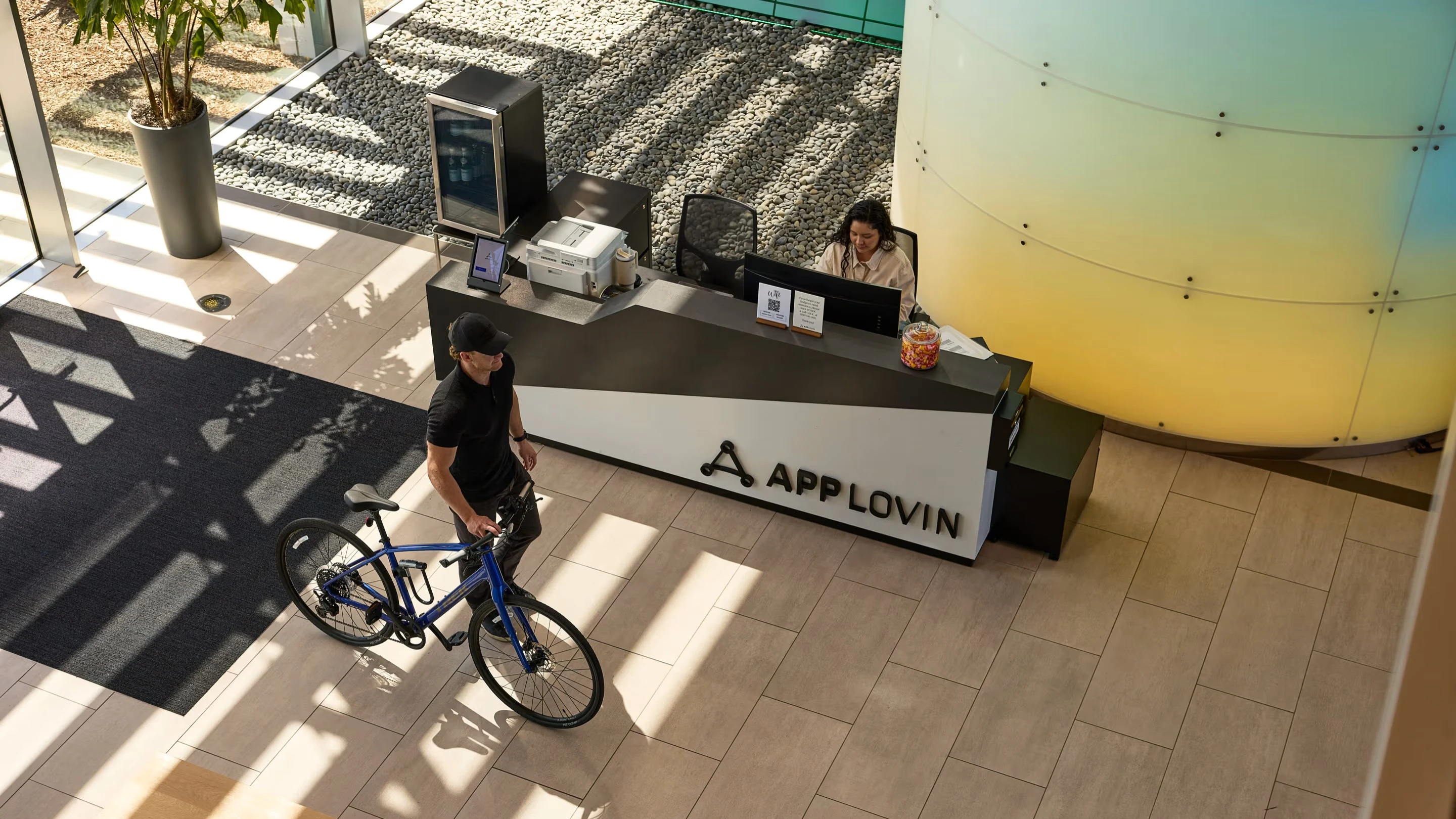 CapitalWatch admitted it mistakenly linked the courts ruling to the name of an AppLovin shareholder / Photo: AppLovin