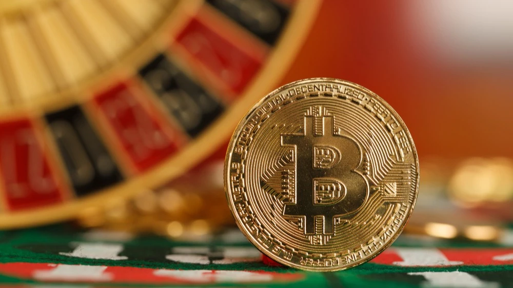 Корейская биржа Bithumb по ошибке раздала 620 000 биткоинов своим клиентам / Фото: Shutterstock.com/realpeople