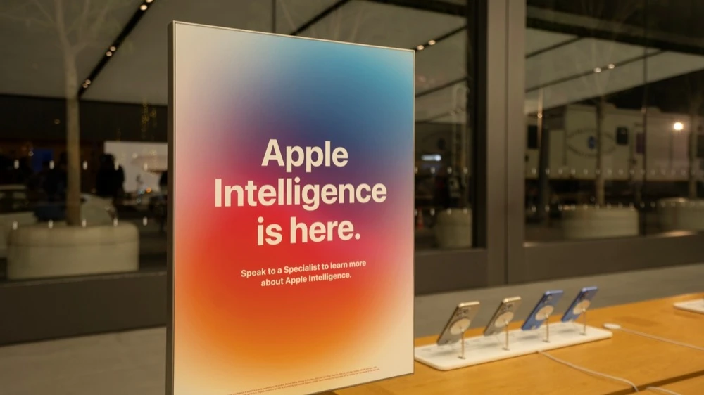 At WWDC in June 2024, Apple put a big emphasis on how smart Siri will become with the addition of Apple Intelligence AI services. But these features are still not on the iPhone / Photo: Shutterstock.com