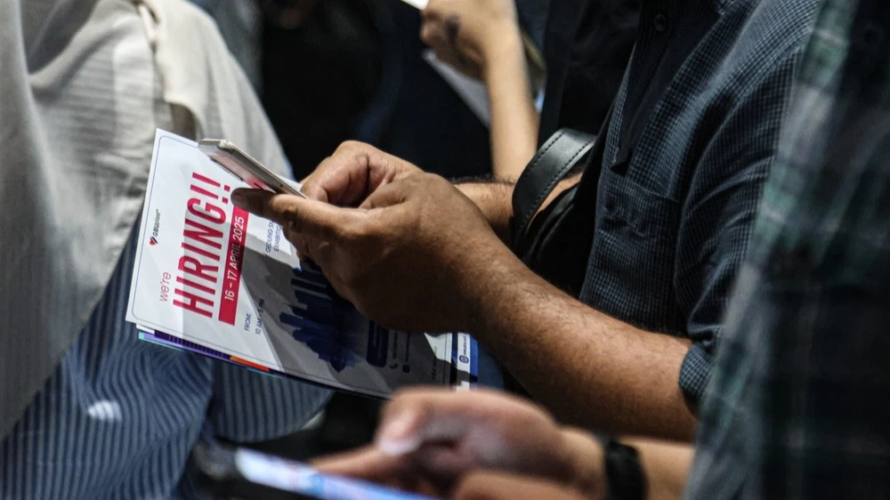 In January, 130,000 new jobs were created in the US / Photo: Wulandari Wulandari / Shutterstock