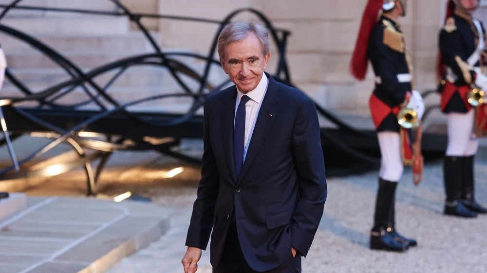 Arnault increases stake in LVMH after weak reporting and stock collapse / Photo: ToninT / Shutterstock
