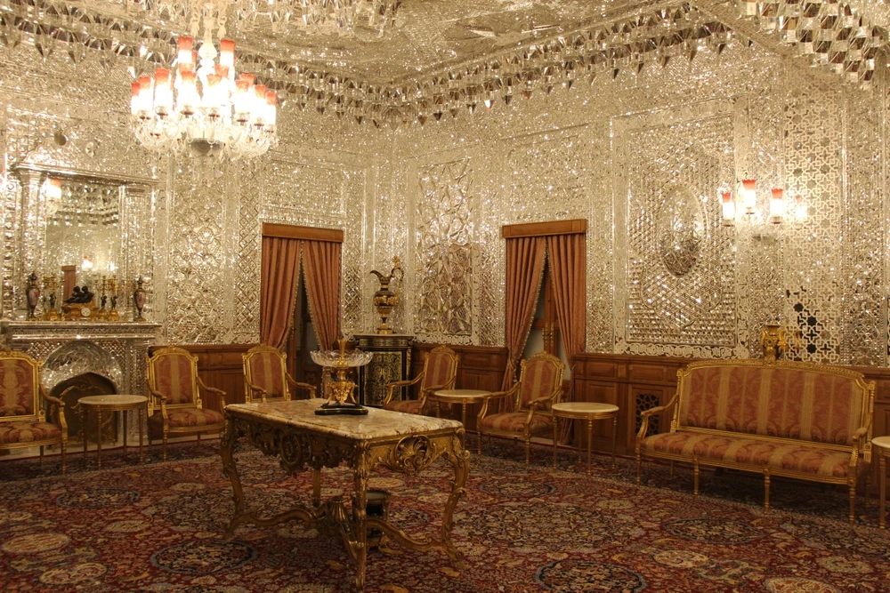 Mirror hall in Iran Mall in Tehran / Photo: Shutterstock.com